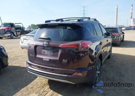 2017 Toyota Rav4 Xle z USA, uszkodzony, nr VIN 2T3RFREV3HW598588